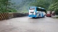 Kenali Kode Berikut Saat Ingin Menyalip Bus