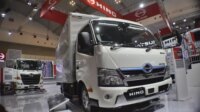 Hino Produsen Pertama Kembangkan Teknologi Hybrid