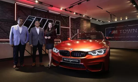 Exhibition Space BMW M di Eurokars Gallery Plaza Indonesia