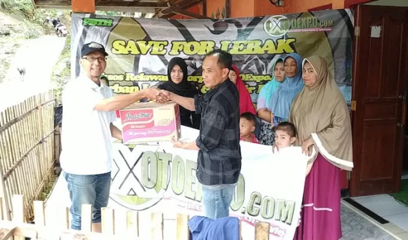 Komunitas AASD Dukung Tim Relawan OTOExpo Berikan Donasi Korban Longsor Lebak Banten
