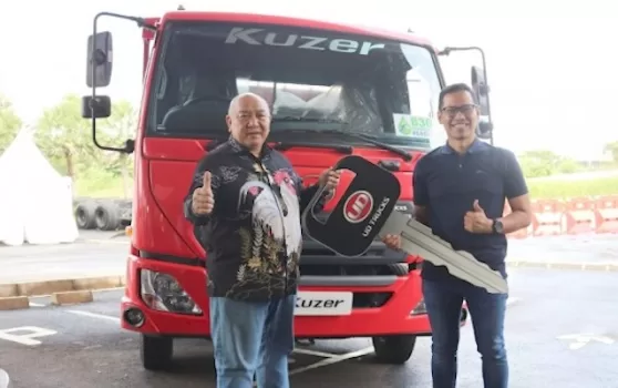 Astra UD Trucks Serahkan Kuzer RKE 150 WB 3350 HD ke PT. Jasa Berdikari Logistics