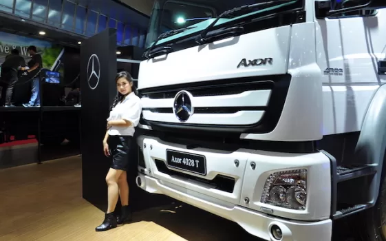 Daimler Commercial Vehicles Indonesia di GIICOMVEC 2020