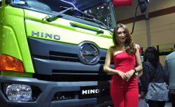 Galeri Gadis HINO di GIICOMVEC 2020
