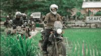 Kartini Masa Kini Di Atas Kuda Besi Bersama Royal Enfield