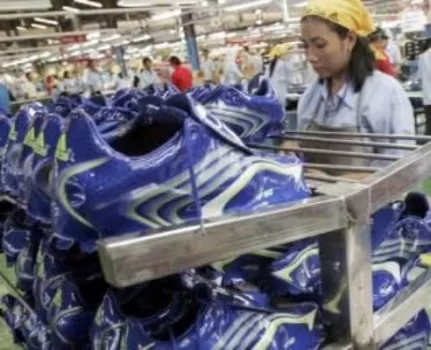 Produsen Sepatu Adidas Berikan Klarifikasi Terkait PHK Ribuan Karyawannya
