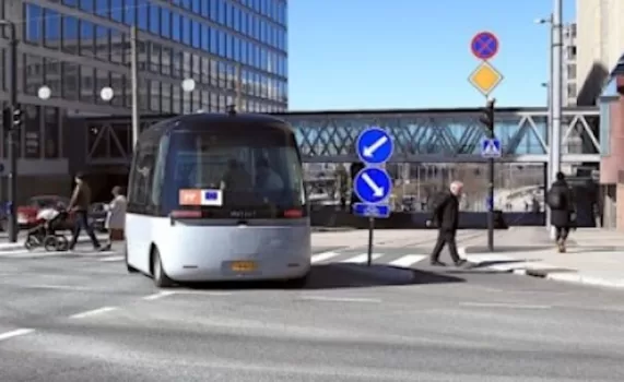 'FABULOS' Bawa Bus Robot Ke Jalan Di Eropa