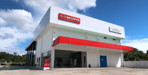 Hino Tingkatkan Fasilitas Showroom Sintang Menjadi 3S