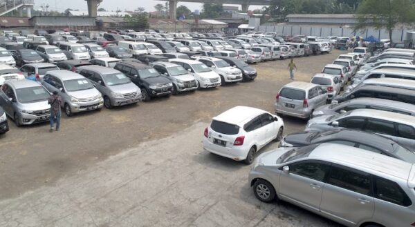 mobil bekas lelang auksi