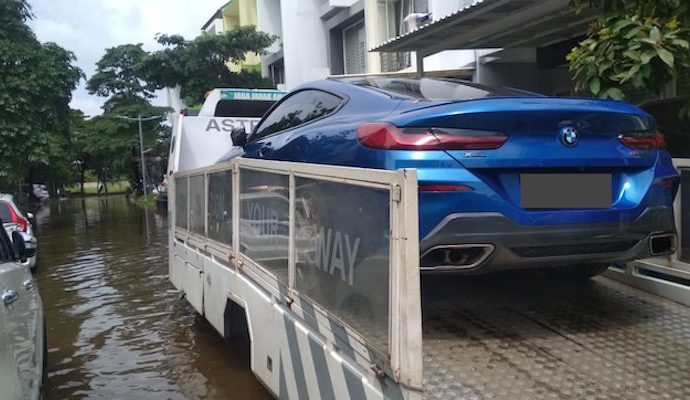 BMW Astra Evakuasi Kendaraan Terkena Banjir
