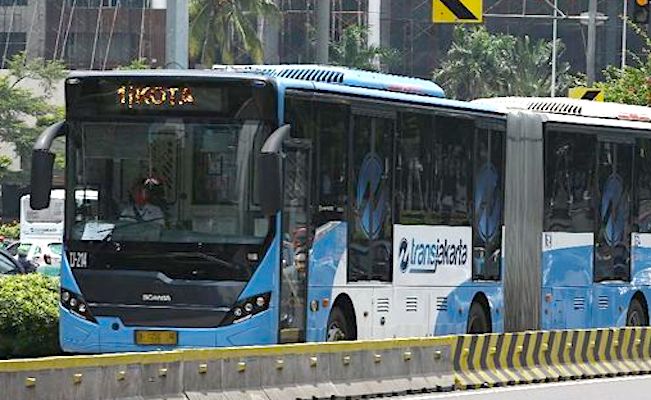 Naik Bus Transjakarta Kini Harus Dilengkapi Surat Tanda Registrasi Pekerja (STRP)