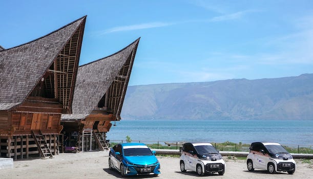 Dukung Percepatan Popularisasi Kendaraan Elektrifikasi, Toyota Perluas Jangkauan EV Smart Mobility Project ke Kawasan Danau Toba