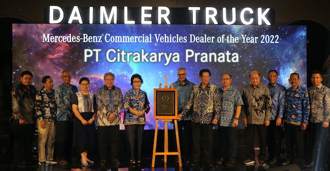 Citra Karya Pranata sebagai Mercedes-Benz Truck dan Bus Dealer of the Year 2022