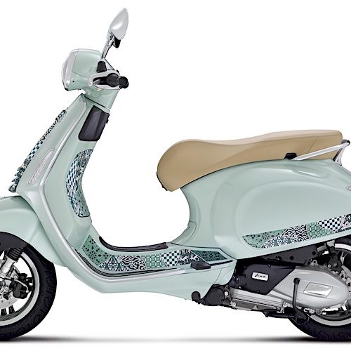 Desain Elegan Vespa Berpadu Motif Budaya Indonesia Melalui Primavera Batik