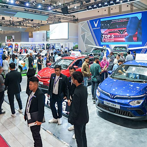 Pengiriman Pertama VinFast e34 di Indonesia