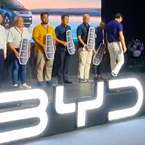 Penyerahan 1000 Unit Mobil Listrik BYD Ke Pelanggan Untuk Kendaraan Ramah Lingkungan