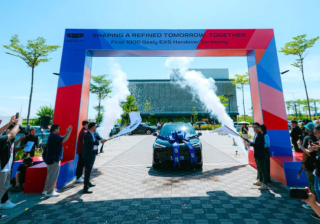 Geely Serahkan EX5 ke Konsumen