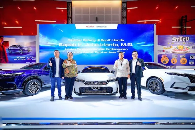 Honda Bawa New Civic RS e:HEV dan Mobil Elektrifikasi di IIMS Surabaya 2025