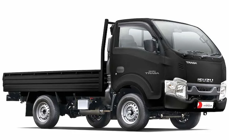 Isuzu Traga Black Premium Lebih Gagah dan Elegan