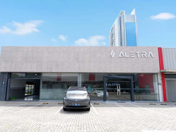Aletra Buka Dealer Mobil Listrik di Jakarta