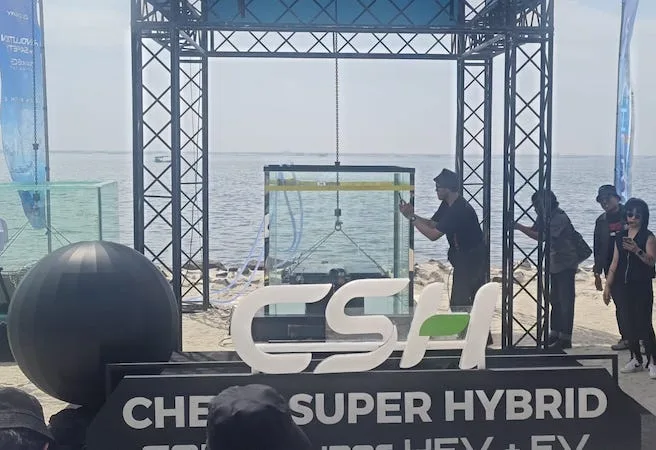 Chery TIGGO 8 CSH Uji Baterai 48 Jam di Air Laut