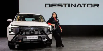 MMKSI Sambut Keluarga Mitsubishi Destinator Baru Para Konsumen Pertama dan Juara Indonesian Idol Season XIII