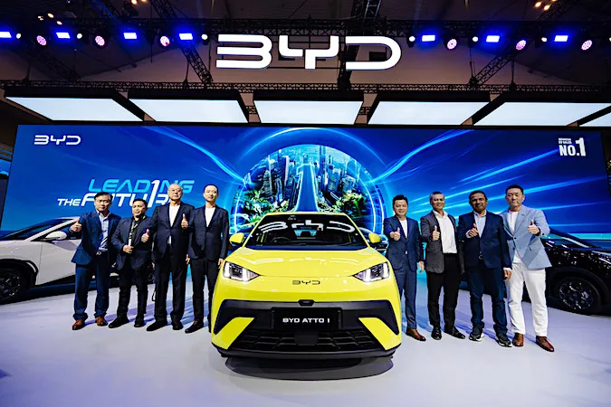 BYD ATTO 1 Meluncur di GIIAS 2025 City Car Listrik Stylish Mulai Rp195 Juta!