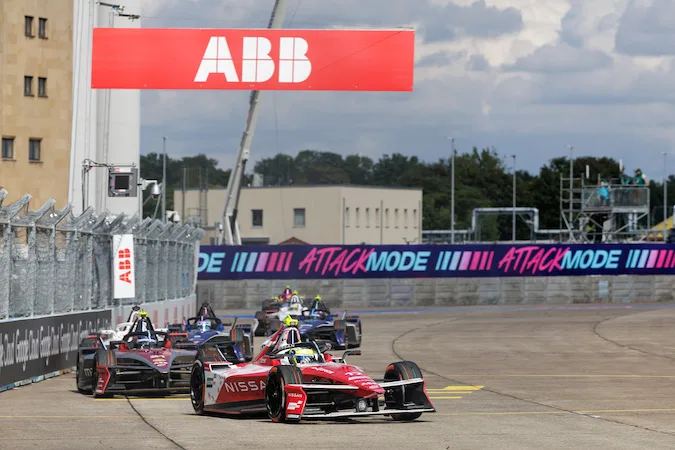 Oliver Rowland Raih Gelar Juara Dunia Formula E 2025, Nissan Cetak Sejarah!