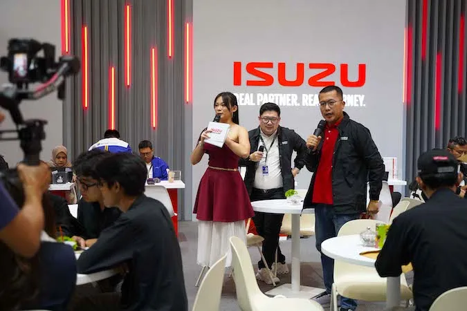Rebutan Isuzu TRAGA 50th Special Edition di GIIAS 2025 Pick Up Pertama yang Dijual Live via Media Sosial