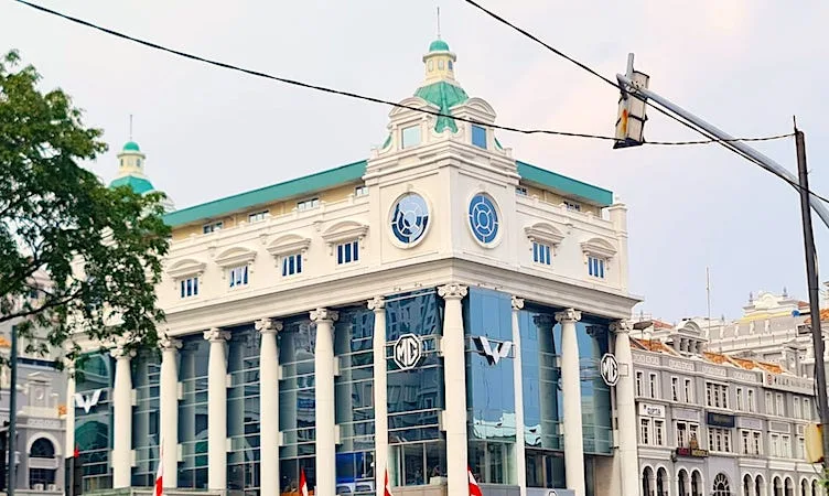 MG Dan Wuling Kolaborasi! SAIC Motor Buka Experience Center Premium Pertama di Dunia