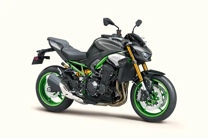 Kawasaki Z900 2026 Warna Baru, Mesin Buas yang Tak Pernah Redup