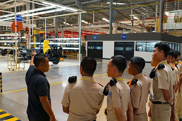 DCVI Perkuat Komitmen Dukung Pendidikan Vokasi Melalui Donasi Mesin Bus, Kunjungan Industri, dan Pelatihan Teknis ke SMK Angkasa 1 Jakarta
