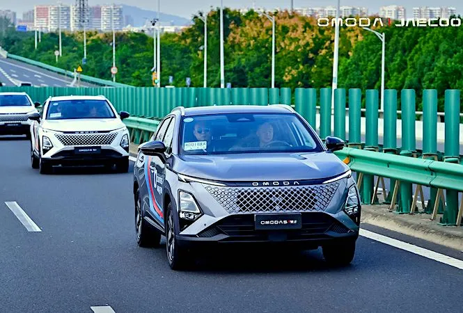 OMODA 5 SHS-H & JAECOO 5 SHS-H Resmi Debut: Teknologi HybridCanggih untuk Mobilitas Efisien dan Berkelas