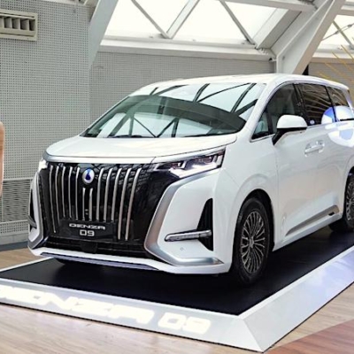 DENZA Meredefinisikan Kemewahan di Ajang Jakarta Fashion Week 2026