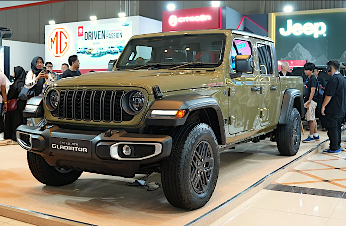 Jeep® Gladiator seri Sport dan Rubicon Resmi Hadir di Pasar Indonesia