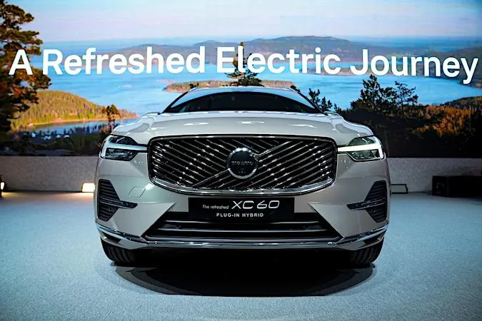 Volvo XC60 T8 Plug-in Hybrid Indonesia Harga, Fitur, dan Tenaga 455 HP