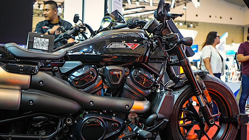 Harley-Davidson® Hidupkan Kembali Legenda Era ’70-an Lewat Road Glide™ Whiskey Firestorm di IMOS 2025