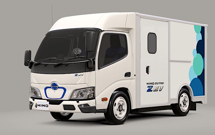 Hino Motors Hadirkan Enam Kendaraan Masa Depan di Japan Mobility Show 2025