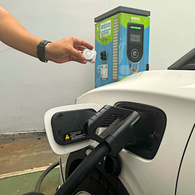 Tips Aman Mengatasi Charger Gun yang Tersangkut Saat Mengisi Daya NETA V-II