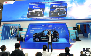 Daihatsu Bedah Teknologi Rocky e-SMART Hybrid Secara Eksklusif di GJAW 2025