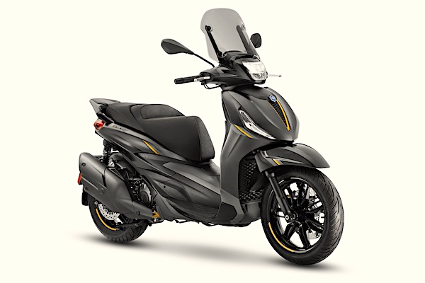 PERAYAAN 25 TAHUN PIAGGIO BEVERLY EDISI KHUSUS BARU MERAYAKAN 25 TAHUN SKUTER CROSSOVER IKONIK PIAGGIO