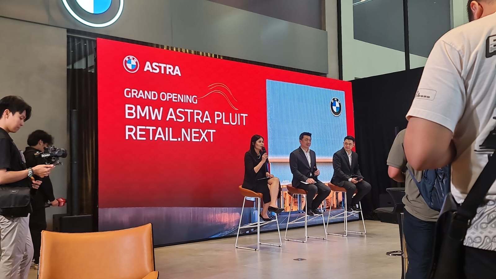 BMW Group Indonesia dan Astra Resmikan Diler Dengan Konsep Retail.Next: BMW Astra Pluit