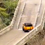 Aksi Ekstrem Chery di Gunung Tianmen Gagal Total: Pagar Rusak, SUV Meluncur Mundur