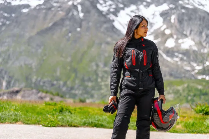 Koleksi Apparel Ducati 2026: Perpaduan Gaya, Keamanan, dan DNA Balap Italia