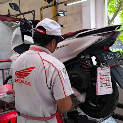 Buat Pengendara Kenali 6 Tanda Busi Motor Mulai Lemah, Begini Cara Mendeteksi dan Solusinya