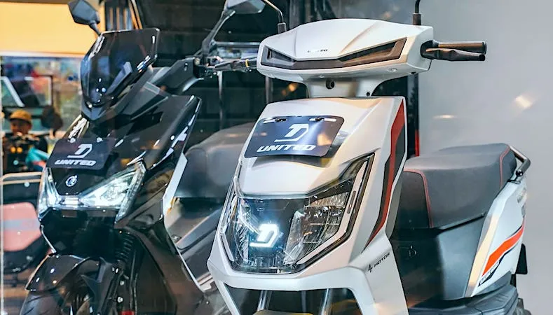 United E-Motor Buka YEAR END SALE 2025 Diskon Fantastis Hingga Rp14 Juta