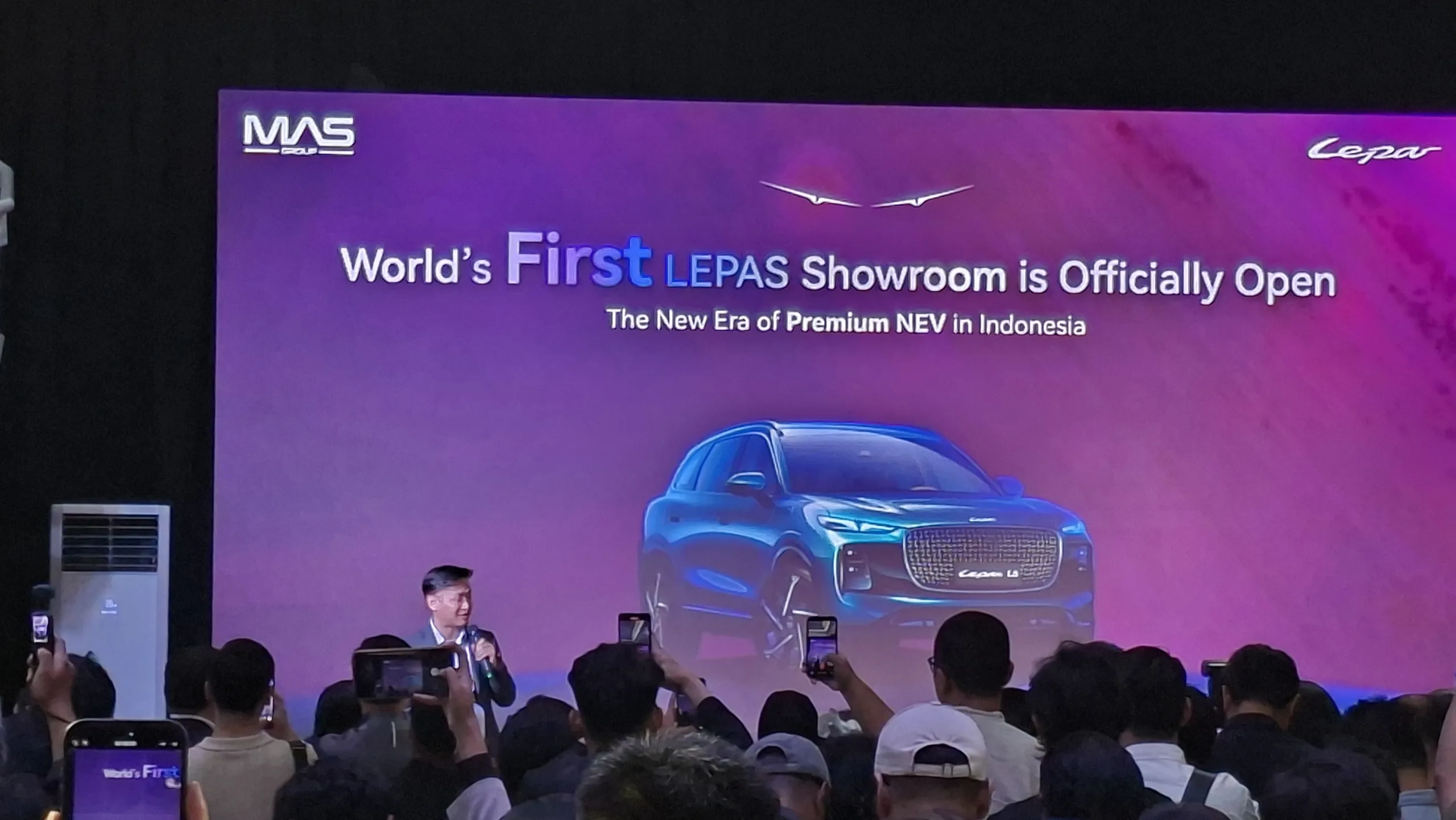 Lepas resmi membuka showroom baru di Kelapa Gading, Jakarta Utara