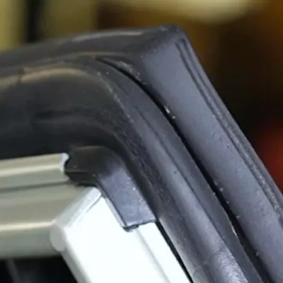 Tanda Karet Pintu Mobil Wajib Diganti Dan Cara Merawatnya