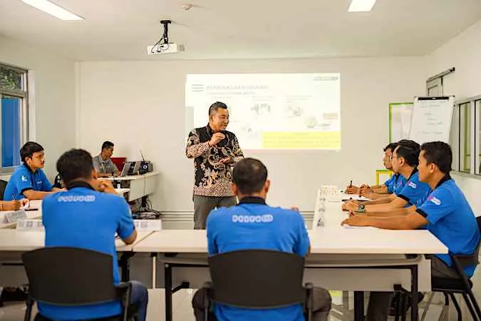 Hino Total Support Customer Center (HTSCC) Wujud Nyata Total Support Hino dari Hulu ke Hilir