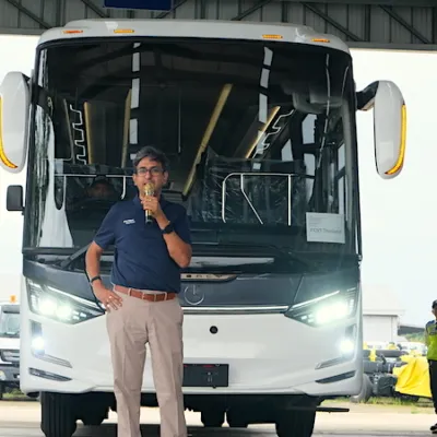 Pengiriman Bus Mercedes-Benz OH 1626 L Euro 5 dari Cikarang untuk Ekspor ke Thailand
