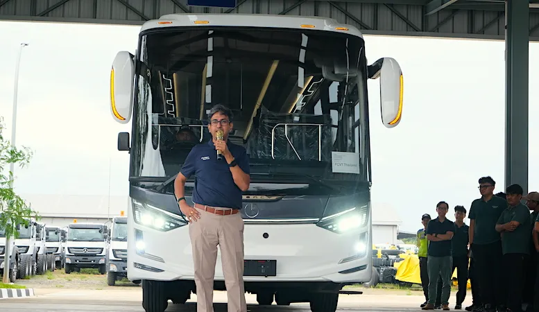 Pengiriman Bus Mercedes-Benz OH 1626 L Euro 5 dari Cikarang untuk Ekspor ke Thailand
